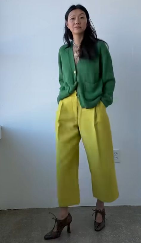 Funky Business Professional Outfits, Color Block Outfit Ideas, Outfits With Light Green Pants, Fall Monochrome Outfit, Casual Chic Colorful, Formal Colorful Outfit, Pop Of Color Outfits Winter, Smart Casual Work Outfit Colourful, Spring Fashion Aesthetic 2024