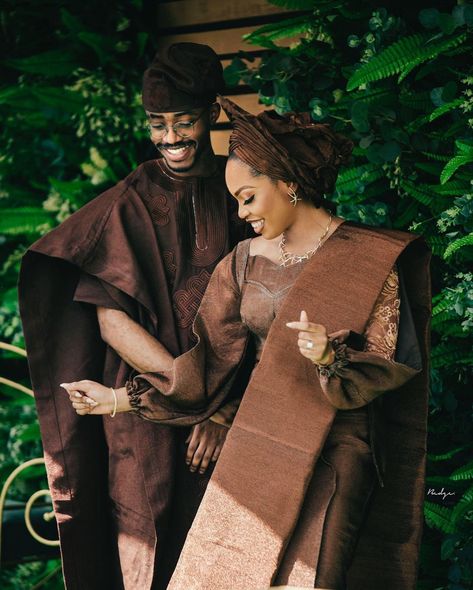 African Engagement Photos, Zulu Traditional Wedding, Nigerian Traditional Dresses, Yoruba Bride, Nigerian Traditional Wedding, Yoruba Wedding, African Wedding Attire, Bride Dress Simple, Traditional Wedding Attire