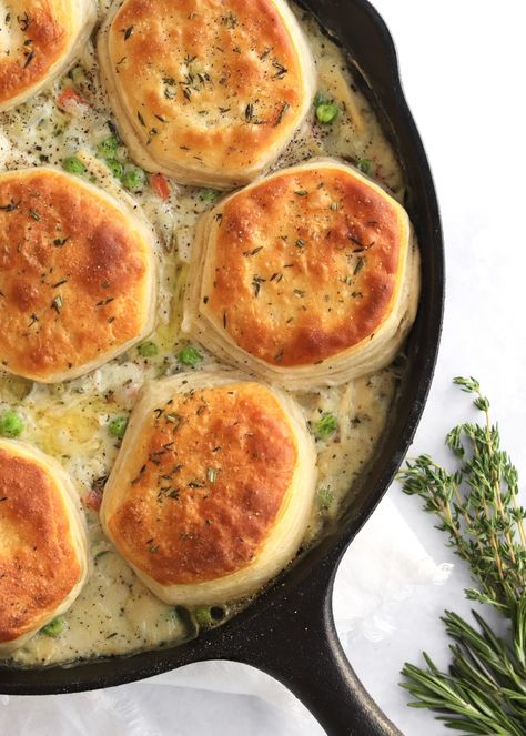 Skillet Pot Pie, Leftover Turkey Pot Pie, Turkey Skillet, Turkey Chili Crockpot, Turkey Pie, Thanksgiving Leftover Recipes, Turkey Pot, Crockpot Turkey, Turkey Pot Pie