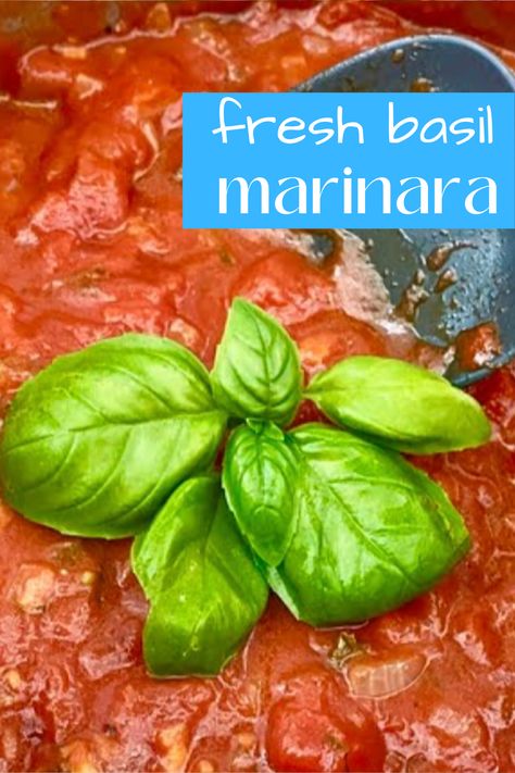 This is an easy dinner idea. Make a big pot of homemade marinara with fresh basil and enjoy dinner all week long. This Homemade Marinara Sauce with Fresh Basil is quick to make and delicious. It’s perfect tossed with pasta or in your favorite Italian recipes. Fresh Basil Sauce, Garden Fresh Marinara Sauce, Fresh Tomato Basil Sauce, Basil Marinara Sauce, Best Homemade Spaghetti Sauce, Quick Pasta Sauce, Fresh Pasta Sauce, Pasta Marinara, Fresh Herb Recipes