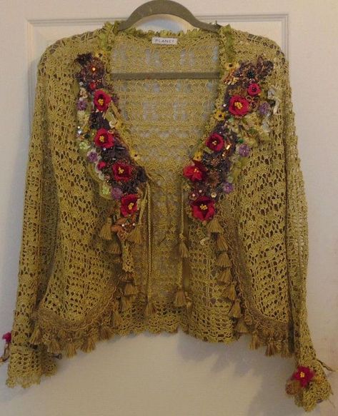 Vetement Hippie Chic, Clothing Redo, Altered Clothes, Artistic Clothing, Crocheted Cardigan, Clothes Upcycle, Spring Crochet, Fashion Cardigan, Eclectic Clothing