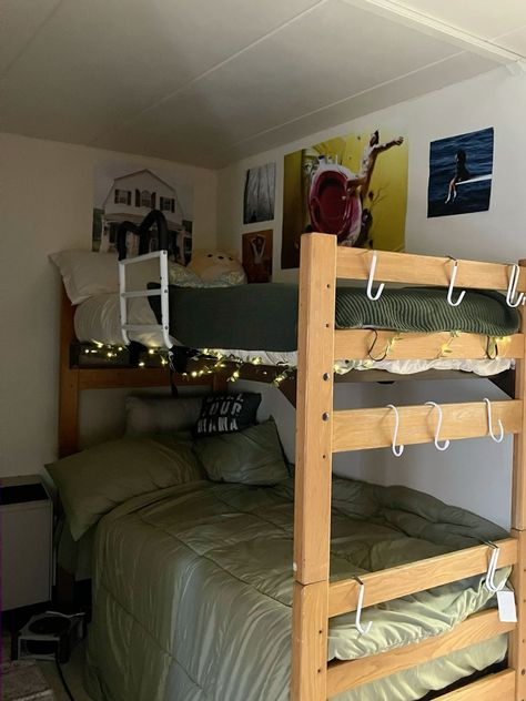 Bunk Bed Room Ideas Teen, Top Bunk Ideas, Bunk Bed Aesthetic, Aesthetic Bunk Bed, Room Ideas Bunk Beds, Bunk Bed Room Ideas, Dorm Bunk Beds, Top Bedroom Ideas, Bunk Beds Small Room