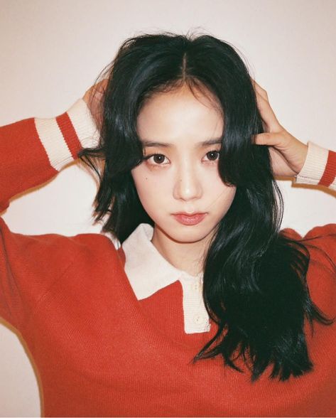 # Red_white #jisoo # perfect # Jisoo Red, Blackpink Members, Park Shin Hye, Jisoo Blackpink, Jennie Lisa, Kim Jisoo, Blackpink Photos, Blackpink Jisoo, Kpop Girl Groups