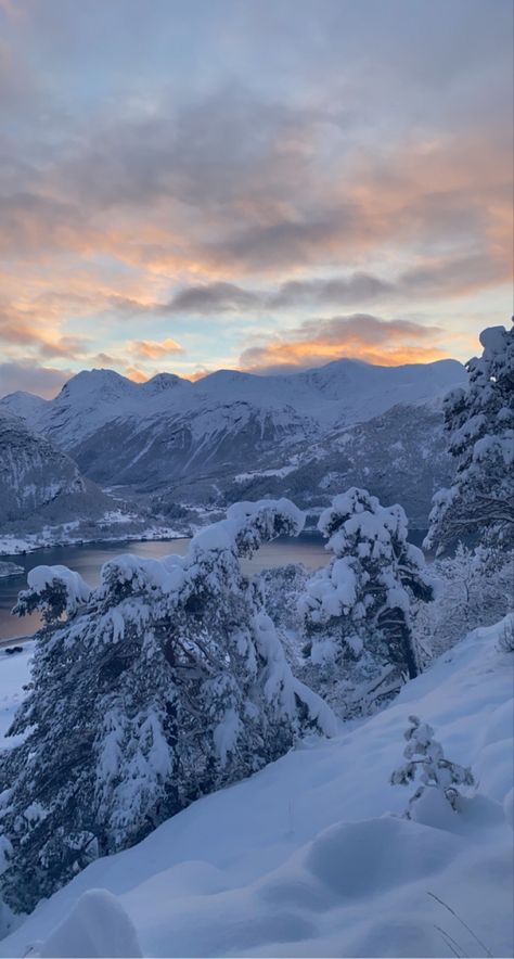 #winter #snow #mountains #norway #sunnmøre #winterwonderland Pretty Snow Wallpaper, Snow At Christmas, Winter In Norway Aesthetic, Snow In Mountains, Norway Mountains Winter, Norwegian Winter Aesthetic, Snow Asthetic Picture, Denmark Aesthetic Winter, Wallpaper Backgrounds Snow