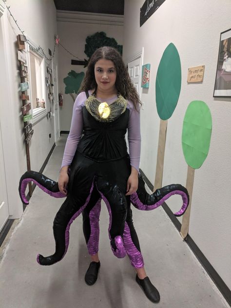 Diy Ursula Costume Women, Ursulas Lair, Ursula Costume Diy Easy, Little Mermaid Jr Costumes, Ursula Costume Diy, The Little Mermaid Costume, Disney Villain Costumes, Halloween Block Party, Octopus Costume