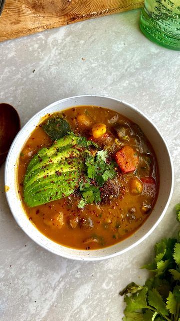 Nasim Lahbichi on Instagram: "first meal of 2024 🤝 vegan sancocho sancocho was one of my favorite cozy meals that i begged my mom to make as a kid— it’s flavorful and salty in the best way, like you 👄 using mushrooms instead of meat makes this a bit friendlier on the planet and accessible for the vegan girlies in your life here’s how to make it (recipe in bi0 too): 3 tbsp extra virgin olive oil 6oz shiitake mushrooms 8oz baby bell mushrooms 1/4 cup sofrito 1 tbsp tomato paste 4 cups water 1 tbsp vegetable stock paste 1 green plantain 2 large carrots 12oz kabocha squash 8oz yuca root, substitute with baby potato 2 bay leaves 1/4 cup parsley fresh chopped parlsey, for garnish avocado, for garnish //Process Prepare the veggies by quartering the mushrooms. Rinse the kabocha squash, remov Vegan Puerto Rican Food Recipes, Healthy Puerto Rican Food, Vegan Puerto Rican Recipes, Beed Stew, Vegan Sancocho, Sancocho Puerto Rican, Puerto Rican Beef Stew, Yuca Root, Baby Potato