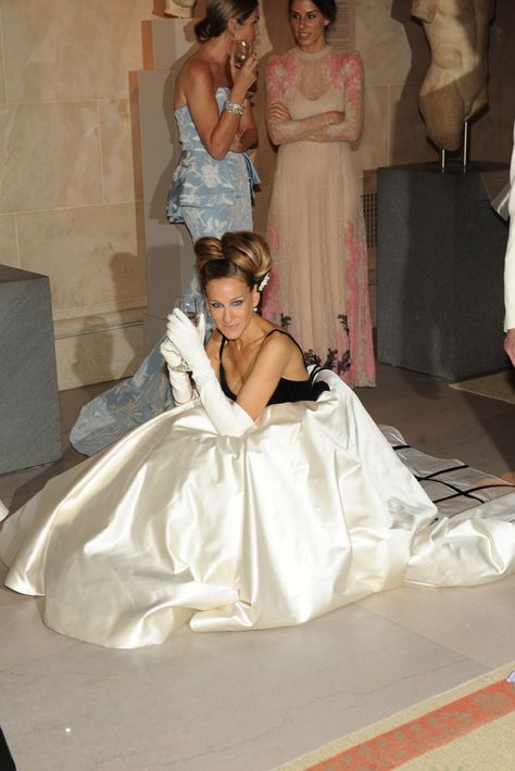 Sara Jessica Parker, Fred Leighton, Charles James, Model Lifestyle, Satin Dress Long, The Met Gala, Under One Roof, Stunning Eyes, Sarah Jessica