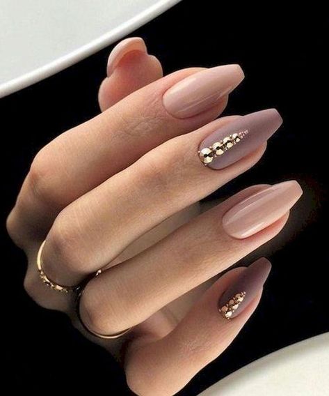 Nail Art Design: Choosing perfect nude is quite a challenge. It is much easier with other colors. Look at our collection of nudes. Rich Nails Design, Trendy Nails Matte, Light Colored Nails, Wedding Nail Art Design, Nagellack Trends, Light Nails, Matte Nails Design, Wedding Nails Design, Nail Art Wedding