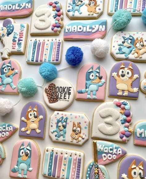 Bluey Themed Cookies Decorated, Bluey Cookies Decorated Girl, Bluey Cookies Decorated, Bluey Treats, Bluey Cookies, Fiesta Bluey, Bluey Party, Princess Theme Birthday Party, Candle Cookies