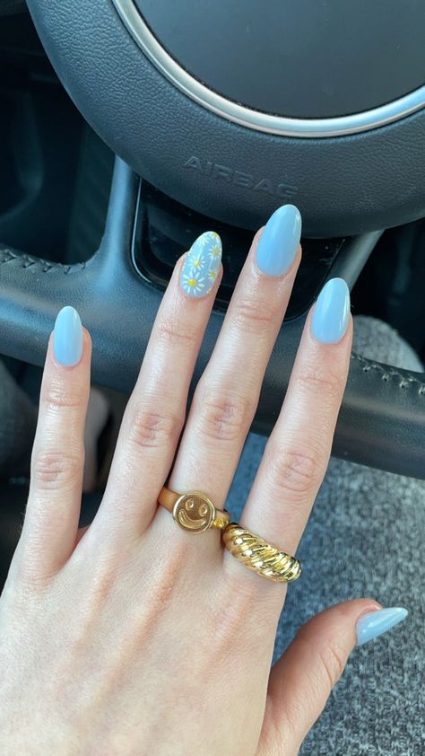 Blue Nails Short With Flowers, Nails For Spring Flowers, Round Acrylic Nails Design Spring, Light Blue With Flowers Nails, Spring Nails Blue Pastel, Round Acrylic Nails Spring, April Acrylic Nails, March Nails Spring Acrylic, Midsommar Nails