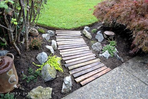 Pallet Walkway, Wood Walkway, Outdoor Walkway, Funky Junk Interiors, Garden Walkway, Hay Bales, Pallet Garden, Pallets Garden, Garden Pathway