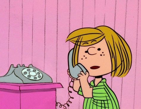 Peppermint Patty on the phone Peppermint Patty Charlie Brown, Peppermint Patty Peanuts, Charly Brown, Charlie Brown Characters, Lucy Van Pelt, Peppermint Patty, Famous Comics, Peanuts Cartoon, Snoopy Images