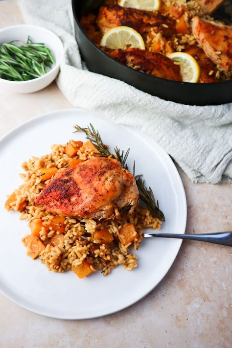 ONE PAN BUTTERNUT SQUASH & LEMON RICE BAKE (GLUTEN + DAIRY-FREE) - goood eats Butternut Squash Chicken, Chicken Rice Bake, Rice Bake, Affordable Recipes, Chicken And Butternut Squash, Skillet Recipes, Lemon Rice, Soup Dinner, Chicken And Rice