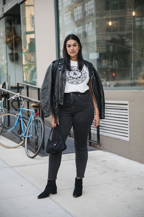 5 trucos para resaltar tus curvas con un abrigo o chaqueta - Yo curvilínea Italian Street Style, London Street Fashion, Berlin Street Style, Plus Size Street Style, Rihanna Street Style, Gigi Hadid Street Style, Looks Hip Hop, European Street Style, Kendall Jenner Street Style