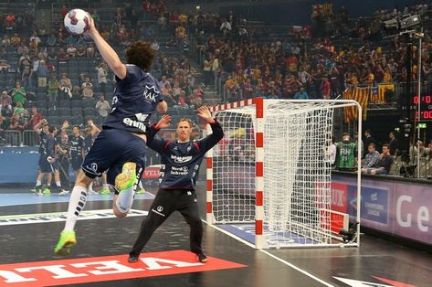 Handball Wallpaper, Team Handball, Gym Icon, Hand Ball, Handball Players, Inspirational Quotes Background, Emoji Photo, Head And Heart, Champions League Final