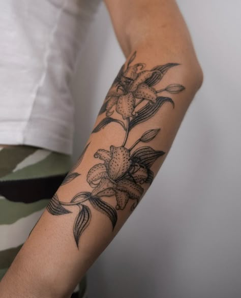 Flower Mid Arm Tattoo, Lily Flower Arm Tattoo, Lily Tattoo Upper Arm, Lilly Arm Tattoos For Women, Lotus Flower Arm Tattoo, Mid Arm Tattoo, Floral Half Sleeve Tattoo Forearm, Arm Sleeves Women Tattoo, Inner Arm Tattoos For Women Forearm