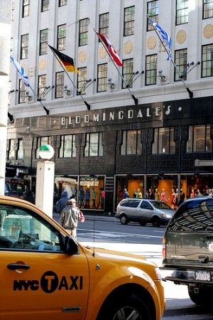 Helpful hints on where to go Christmas shopping & where to stay in NYC Nyc Shopping Guide, New York City Shopping, Shopping Nyc, New York Shopping, Nyc Baby, Nyc Christmas, I Love Nyc, Empire State Of Mind, Go To New York