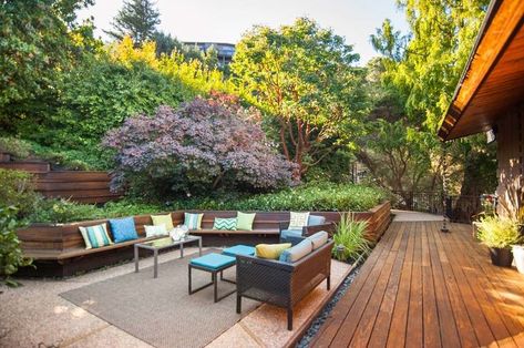 16 Extraordinary Mid-Century Modern Patio Designs You'll Fall In Love With Mid Century Backyard, Mid Century Modern Backyard, Mid Century Modern Patio, Joseph Eichler, Mid Century Modern Outdoor, Sunset House, Modern Patio Design, Modern Deck, Modern Remodel