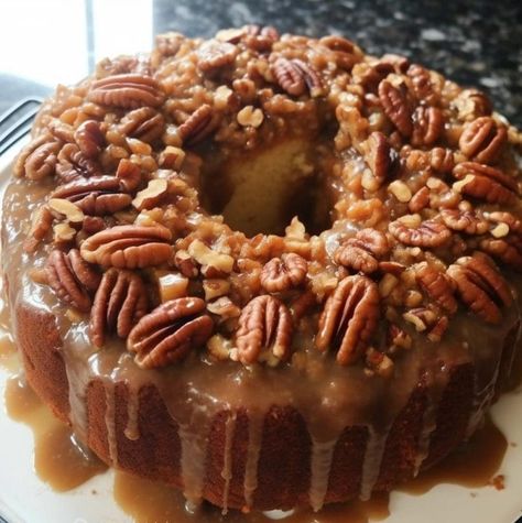 Pecan Upside Down Cake Pecan Upside Down Cake, Baked Sweets, Lobster Recipes Tail, Seafood Gumbo, Lemon Butter Sauce, Dessert Salads, Bundt Cakes, Upside Down Cake, Toasted Pecans