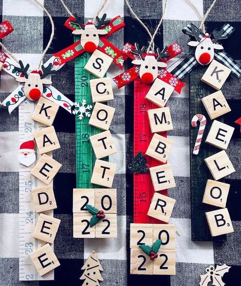 Scrabble Christmas Ornaments, Scrabble Christmas, Scrabble Letter Crafts, Scrabble Ornaments, Scrabble Tile Crafts, Scrabble Crafts, Christmas Place Settings, Letter Ornaments, Teacher Ornaments