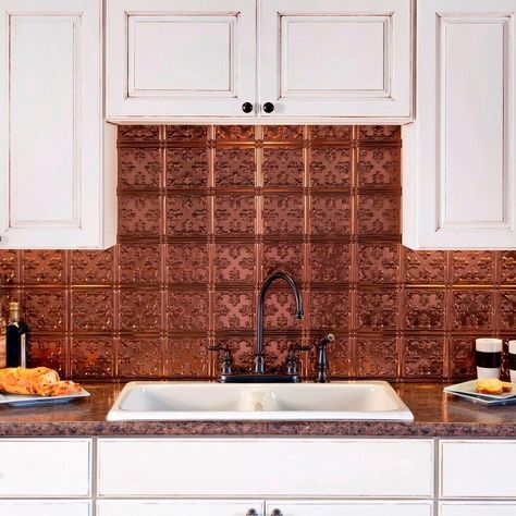 Kitchen quartz backsplash