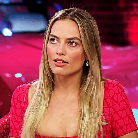 Margot Robbie Gif, Celebrities Crush, Harley Quinn Cosplay, Kelly Clarkson, Margot Robbie, Harley Quinn, Trending Topics, Celebrity Crush, On Tumblr