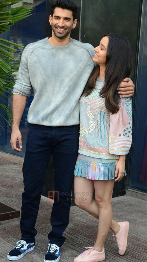 Casual Outfits Men, Handwork Designs, Aashiqui 2, Siddharth Malhotra, Roy Kapoor, Beauty Routine Checklist, Shraddha Kapoor Cute, Arabic Jewelry, Handsome Arab Men