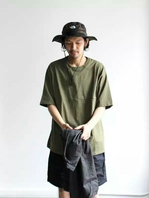 Boonie Hat Outfit Mens Fashion, Boonie Hat Outfit Mens, Boonie Hat Outfit, Street Style Minimalist, Japanese Street Fashion Men, Japanese Mens Fashion, Smart Casual Menswear, Japan Fashion Street, Simple Fits