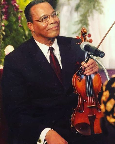 Such A Beautiful, Well Rounded & Complete Human Being. The Honorable Minister #LouisFarrakhan  #NOIARCHIVES #NOIHISTORY #HISTORYMATTERS… Minister Louis Farrakhan, Louis Farrakhan, Al Qur'an Photography, Qur'an Photography, Human Being, History Facts, Violin, Vintage Black, African American