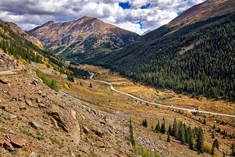 Colorado's Independence Pass Is The State's Underrated Outdoors Region Carbondale Colorado, Mount Elbert, Leadville Colorado, Colorado Road Trip, Roofing Colors, Travel Colorado, Maroon Bells, Alpine Meadow, Twin Lakes