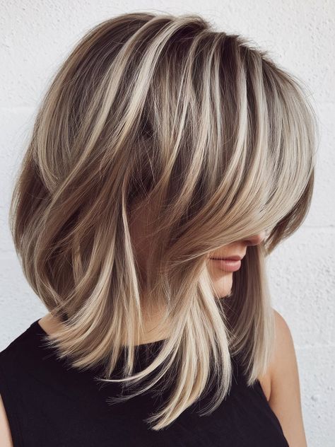 These 32 Medium Bob Haircuts Are Perfect For A Stylish Update- My Blog Medium Hair Bob Styles, Medium Hair Bob, Medium Bobs, Medium Length Bob, Layered Wavy Bob, Medium Bob Haircuts, Enhance Natural Curls, Medium Length Bobs, Medium Bob Haircut