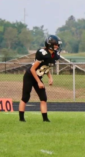 Winchester football female freshman kicker ties school record Football Kicker, Football Inspiration, Indiana Football, Female Football, Female Football Player, Strong Legs, Field Goal, Football Outfits, Womens Football