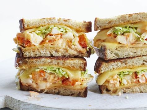 Plan ahead for your first summer party and add Katie Lee's lobster Reuben sandwiches to the menu. Reuben Recipe, Rock Lobster, Reuben Sandwich, Lobster Recipes, Food Network Magazine, Sweet Pickles, Burgers Sandwiches, Crustaceans, Wrap Sandwiches