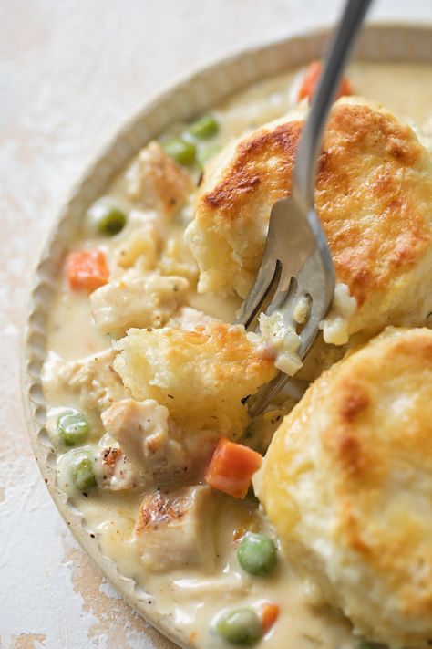 Pot Pie Recipe With Biscuits, Recipe With Biscuits, Chicken Pot Pie Recipe With Biscuits, Chicken Pot Pie With Biscuits, Pot Pie With Biscuits, Garlic Cheddar Biscuits, Work Snacks, Panini Recipes Chicken, Chicken Biscuits