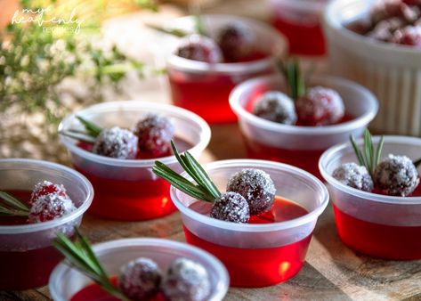 Cranberry Jello Shots Holiday Jello Shots, Making Jello Shots, Jello Shots Vodka, Jello Shot Cups, Cranberry Jello, Jell O Shots, Moscow Mule Recipe, Sugar Free Jello, Cranberry Vodka