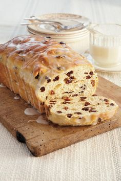 Raisin Bread Bread At Home, Cinnamon Raisin Bread, Raisin Bread, Fruit Bread, Bread Machine Recipes, Bread Recipes Sweet, Easy Bread Recipes, Easy Bread, Bread Recipes Homemade