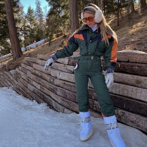 Retro Ski Outfit, Vintage Ski Outfit, Snow Suit Womens, Ski Suits For Women, Womens Ski Outfits, Ski Outfit For Women, Winter Vacation Outfits, Ski Trip Outfit, Women Ski