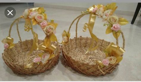 Gift Packing Ideas, Wedding Gift Hampers, Wedding Platters, Indian Wedding Gifts, Ideas For Weddings, Trousseau Packing, Wedding Gift Pack, Creative Wedding Gifts, Bridal Gift Wrapping Ideas