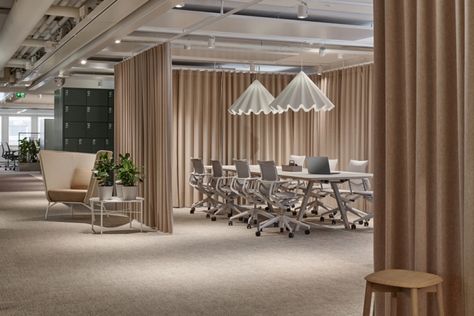 » CBRE Offices by Fyra Space Dividers, Collaboration Space, Meeting Rooms, Workplace Design, Retail Design Blog, Wall Bar, Indoor Air, Meeting Room, Retail Design