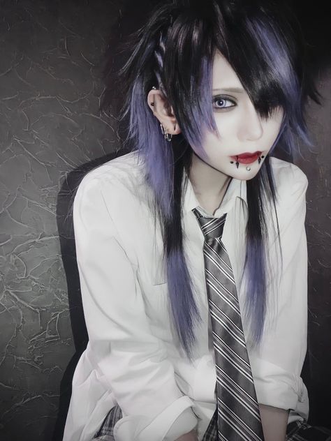 lynoas Visual Kei Makeup, Hair Reference, Visual Kei, Hair Designs, Makeup Inspo, Pretty Hairstyles, Blue Hair, Fashion Makeup, Dyed Hair