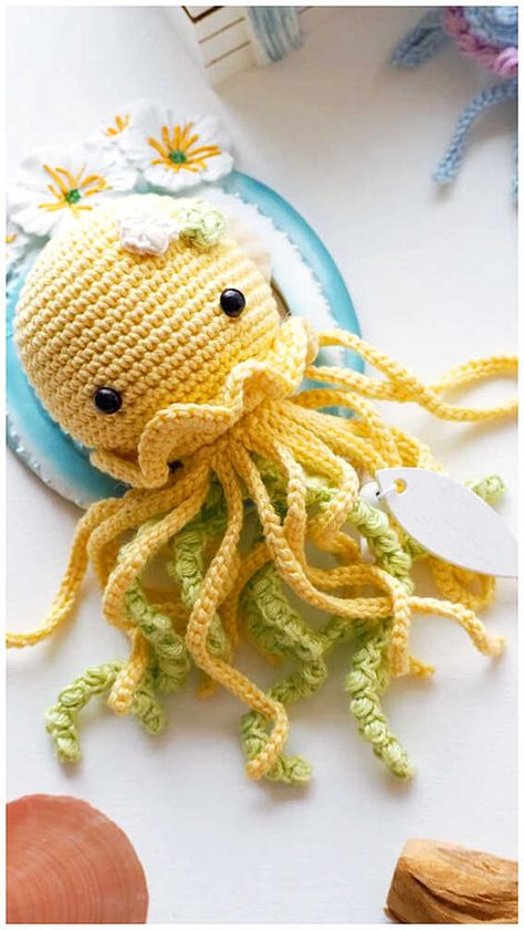 Crochet Jellyfish Amigurumi Free Pattern - Free Amigurumi Crochet Plush Jellyfish, Giant Jellyfish Crochet Pattern Free, Jellyfish Plush Pattern, Crochet Jellyfish Free Pattern Easy, Crochet Turtle Free Pattern, Crochet Jellyfish Free Pattern, Crochet Aquarium, Jellyfish Amigurumi, Sea Crochet