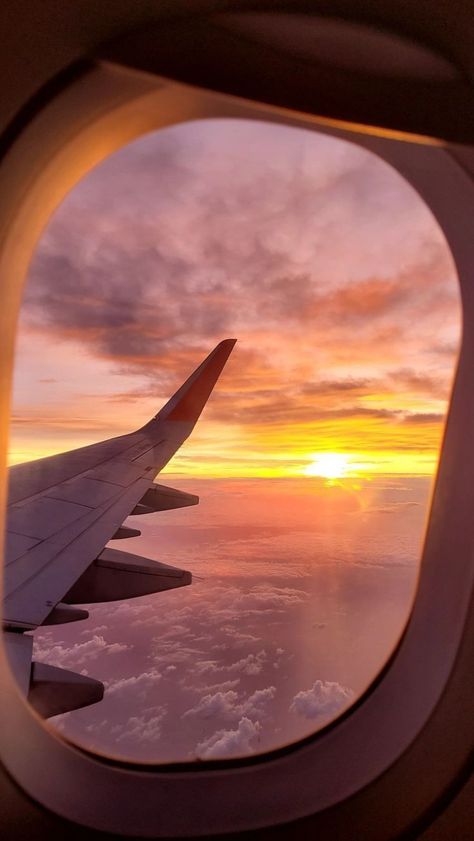 Hastag Instagram, Beautiful Sky Pictures, Photo Avion, Photo Voyage, Plane Photos, Plane Window, Airport Aesthetic, Vision Board Photos, Vision Board Pictures