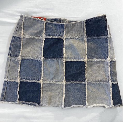 Reworking Clothes, Recycled Skirt, Denim Diy Clothes, Ropa Upcycling, Patchwork Denim Skirt, Diy Clothes Design, Thrift Flip, Denim Ideas, Patchwork Denim