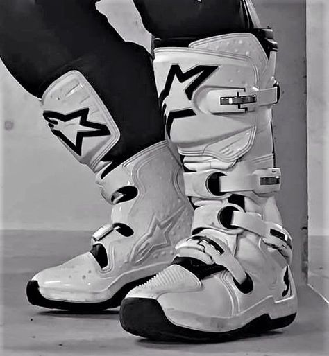 Mx Boots, Futuristic Shoes, Cyberpunk Clothes, Futuristic Motorcycle, Biker Gear, Concept Clothing, Bike Gear, Motorcycle Boots, Nice Things