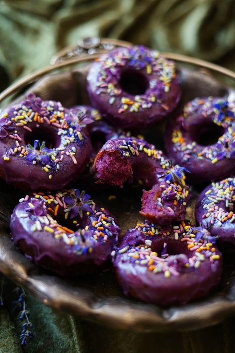 Purple Food Party, Purple Party Food, Purple Food Ideas, Goth Desserts, Purple Breakfast, Purple Foods, Mugwort Tea, Purple Desserts, Potato Donuts