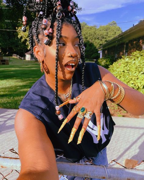 Freaknik Aesthetic, Aesthetic Braids, Blk Women, Braids Styles, Makeup Board, 90’s Aesthetic, Hair Drawing, Black Curly, Black Photography