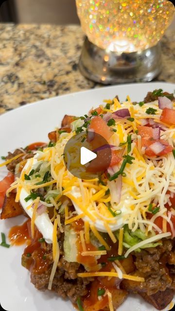 Loaded Fiesta Potatoes, Fiesta Potatoes Recipes, Fiesta Potatoes, 2 Ingredient Recipes, Mexican Dinner, Easy Mexican, Food Videos Cooking, Quick Easy, Interesting Food Recipes