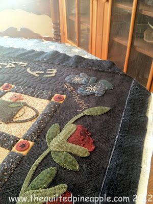 Wool Applique Quilts, Christmas Primitive Crafts, Primitive Quilts, Wool Applique Patterns, Wool Quilts, Primitive Gatherings, Quilt Border, Crazy Quilting, Felt Embroidery