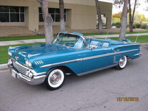 1958 Impala Convertible sets record price - xFrameChevy.com Good. Petit Camping Car, 1958 Chevy Impala, Austin Martin, 57 Chevy Bel Air, Vintage Cars 1950s, American Classic Cars, Chevy Bel Air, Cars 2, Chevrolet Bel Air