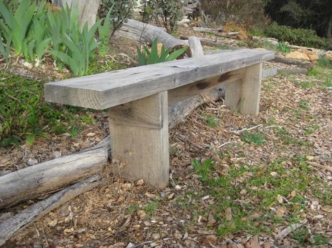 built from one 2 x 8 board about ten feet long. Maybe smtg like this for front porch but longer/wider plus pillows! Simple Garden Furniture Ideas, Garden Furniture Diy, Garden Diy Furniture, Garden Furniture Ideas, Garden Bench Diy, Simple Benches, Rose Garden Design, Flea Market Gardening, Back Garden Ideas